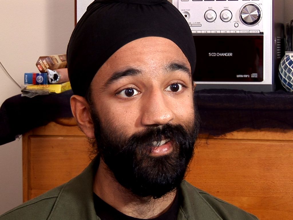 Cover-turban-pulled-off-subway